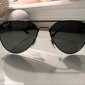 Polarized Ray Bans, Classic Aviator, all Black